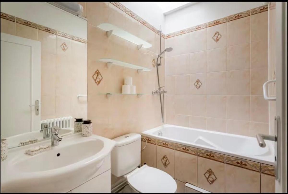 Prestige Et Elegance Au Coeur Des Champs-elysees Apartment Paris